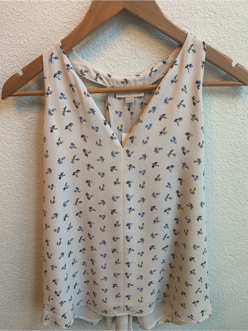 LOFT White V-Neck Sleeveless Floral Camisole